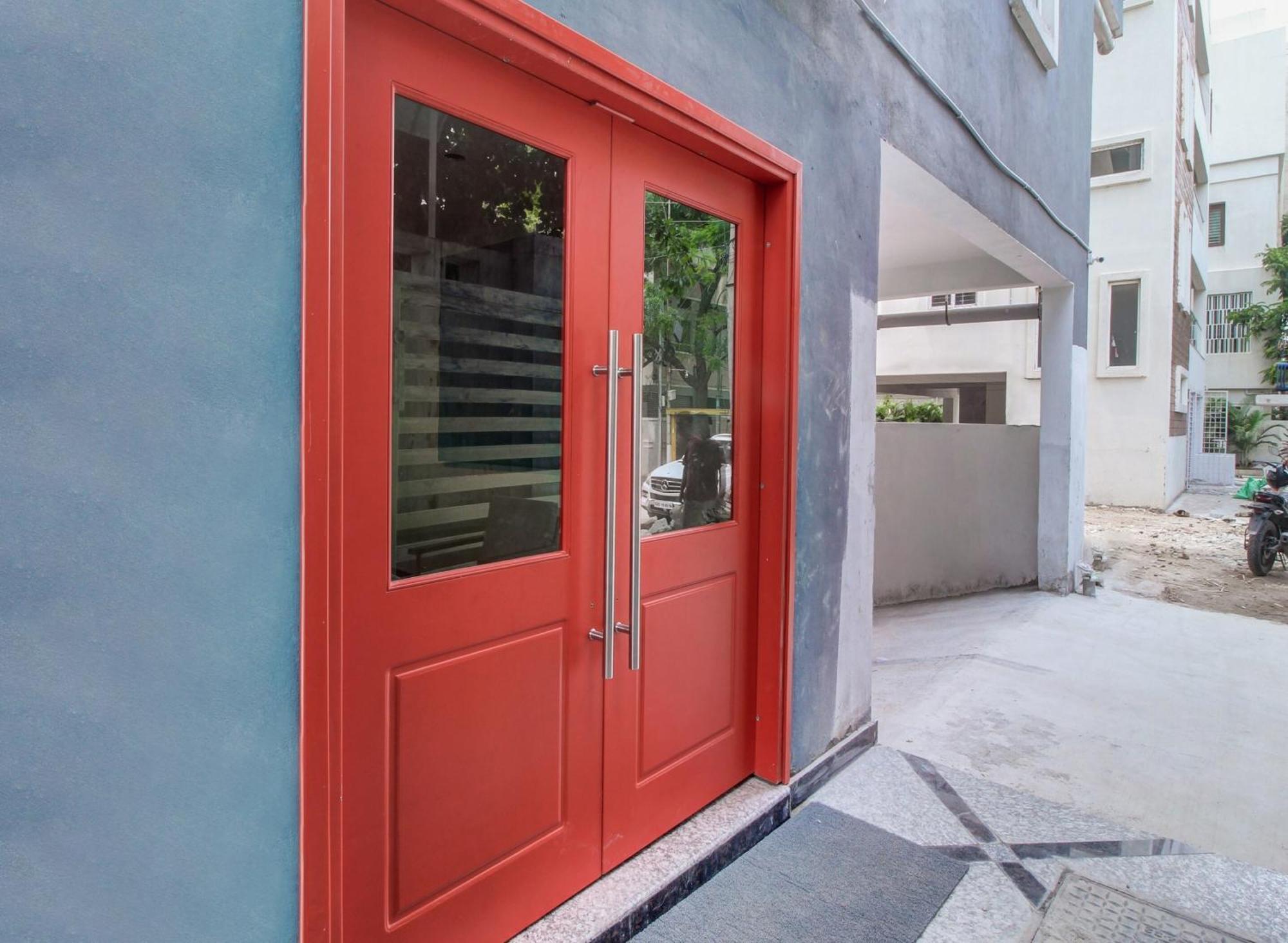 Super Townhouse Rcc Majestic 397 Lb Nagar Hotel Haiderabad Buitenkant foto